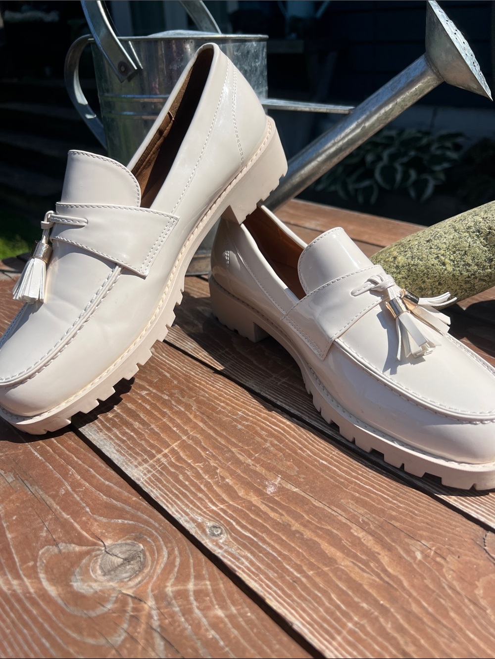 Source Unknown Cream Tassel Lug Sole Loafers